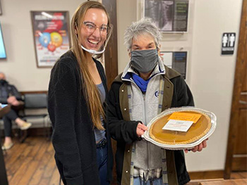 Chronic Pain West Des Moines IA Vero Health Center Gives Back Pies Giveaway Thanksgiving